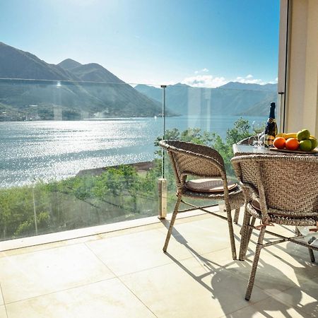 Sea View Apartment For 4 Kotor Zewnętrze zdjęcie