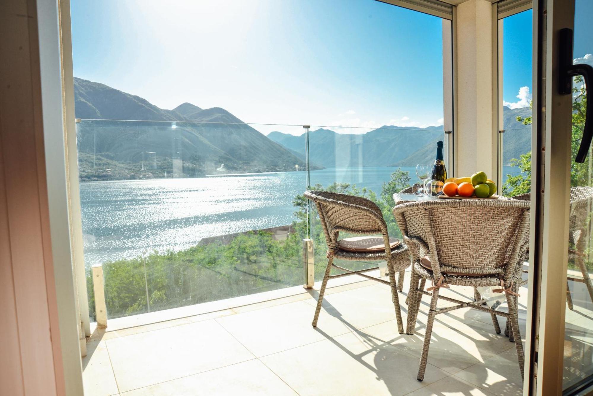 Sea View Apartment For 4 Kotor Zewnętrze zdjęcie