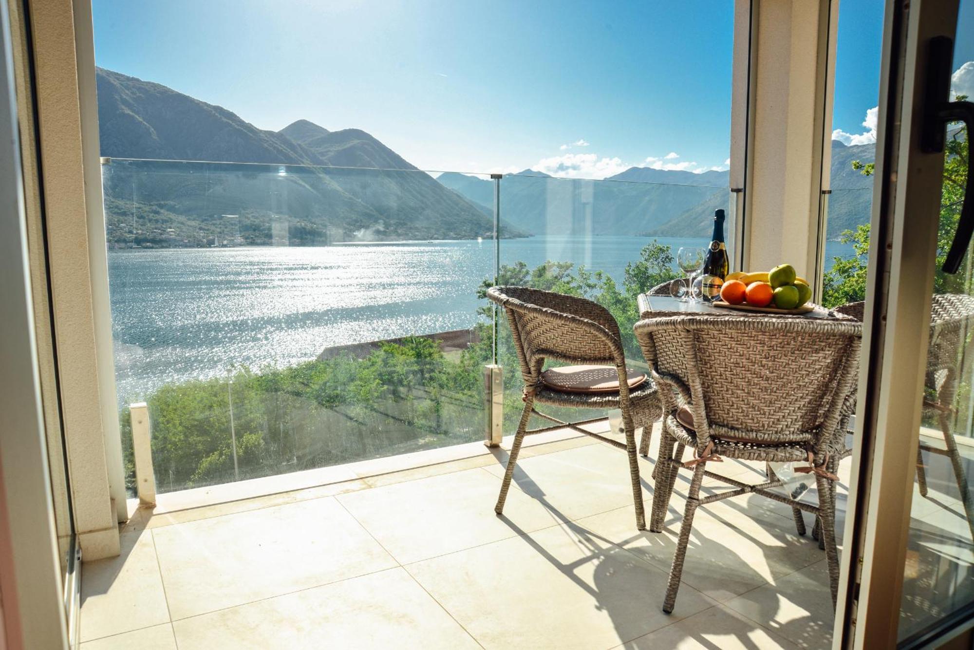 Sea View Apartment For 4 Kotor Zewnętrze zdjęcie